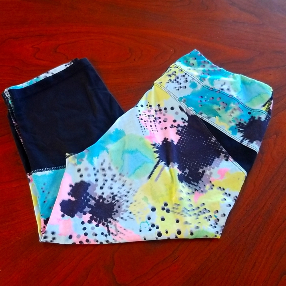Paint splatter design leggings